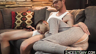 [censored]Gay.com - Lusty stepdad fingers twink before bareback impaling him doggy style