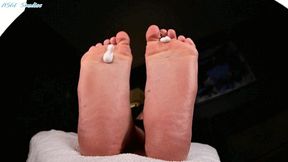 4K! New Model! Foot virgin! Playful asian soles get lotion soak! - MOV