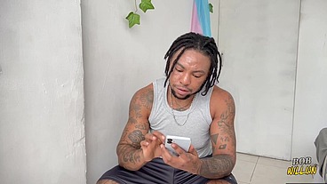 Fiz massagem no macho de buceta e fodi o cu dele também