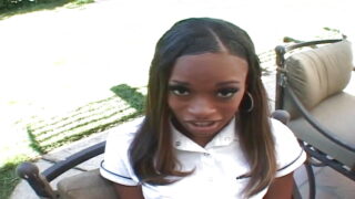 Theresa Long lutscht Schwanz, bevor sie einen schmutzigen Anal-Creampie bekommt.