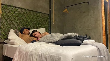 - JOGANDO UM NITENDO DE LEVE E A NAMORADINHA QUERENDO FUDER