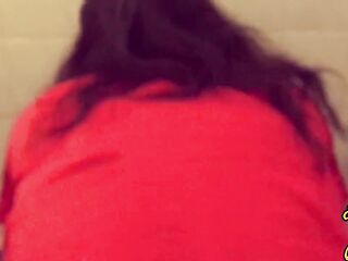 Lady Macdonals quiere sus papas con salsa especial y me la cojo en un baño publico