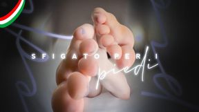 Sfigato per i piedi ITA - dialoghi in italiano - Dea italiana - JOI - adorazione piedi - piedi nudi - femdom pov - dominazione piedi
