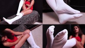 Angela's big feet in knee soccer socks MP4 + EXTRA MINUTES