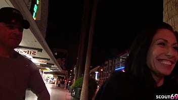 Sexy Mature Mom Pickup and Fuck on Holiday Trip