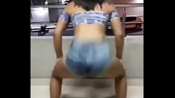 Duvido nao gozar com essa novinha dancando gostoso