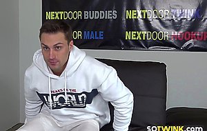 Hunk stud masturbates to get casted in adult movies