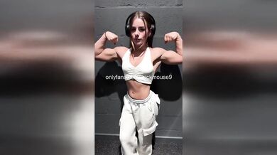 18 Year Old TikTok Live Stretching Gone Wild Pussy Flash