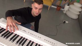 Piano Play Dick