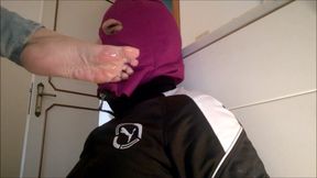 STEFANIA MILF FOOT GAGGING ME SIZE 40