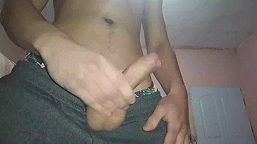 Perfecto cuerpo Hombre Masturbándose Sexy y Caliente