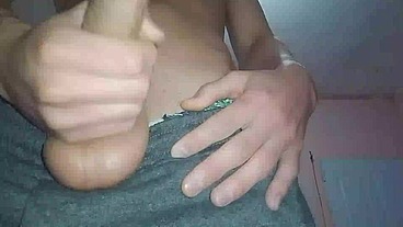 Perfecto cuerpo Hombre Masturbándose Sexy y Caliente