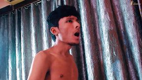 Servant seduces lady owner for a sexy night