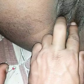 Sexy babhi ki sexy hot body and hairy pussy.