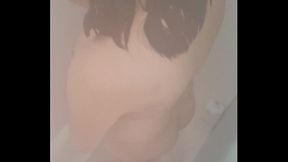 Mi esposa ba&ntilde_andose