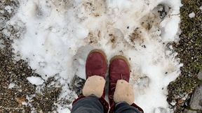 KIRA TAKIN OFF HER SWEATY WINTER BOOTS - MOV Mobile Version