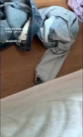 看看自己的女友