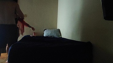 masagista milf safada não aguentou o tesao e deu pro cliente, cameras filmaram tudo