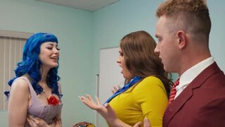 Jewelz Blu wants to fuck horny men in an office 3some