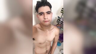 alex lon6 produces nasty milks while soddening in the douche