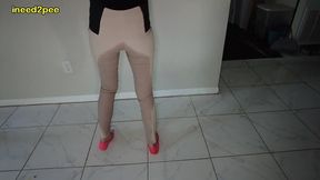 lola leda pissing her tight pants at work behind counter