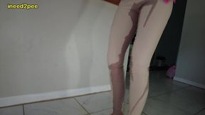 lola leda pissing her tight pants at work behind counter