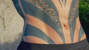Extreme Sweat – Dripping Wet Tattooed Body in Public
