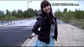 18 years old Luna does her first porn casting