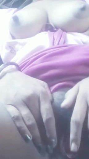 Solo girl masturbate by fingers   Clip 1