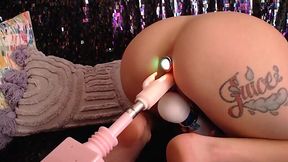 Leah Gotti tries fucking machine and other vibro-toys on webcam