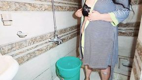 muslim chubby bubble butts wife caught on camera while taking bath