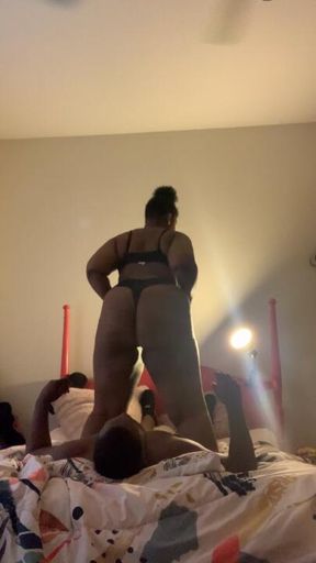 Mistress eb facesitting/buttdrop