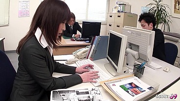 Japanese Secretary at uncensored Solo Masturbation to Orgasm at Toilet while Work