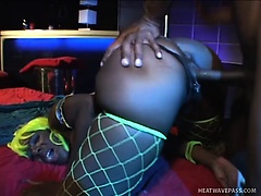 Phat ass Kelly Starr does her routine and gets a customer up to fuck live