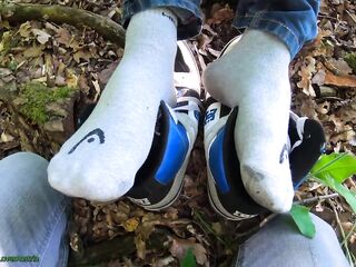 Take off Allies shoes and socks