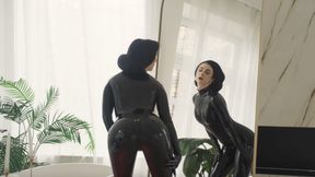 Mistress enjoys her latex in the mirror (720p)