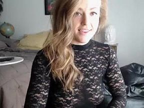 Voluptuous blonde uses big sex toys to reach the peak of he 03