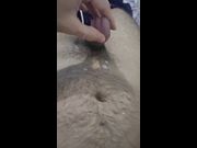Fetiche - hombre peludo se masturba asta venirse encima de sus pelos