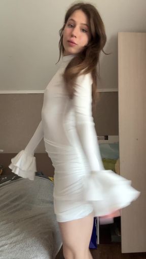 Teen onlyfan shows off her tits