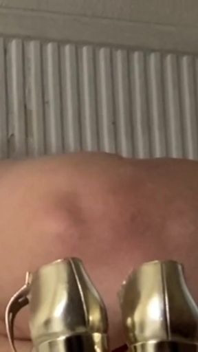 Hot curvy Milf gets ready to fuck the delivery man at her house.   Clip 1