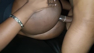 peguei a striper na festa de swing e a camisinha estourou