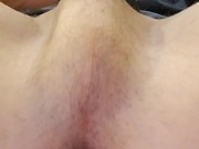 Je chauffe mon cul avant d'aller baiser