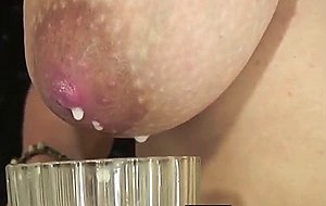Lactamanija- amateur  milking in glass