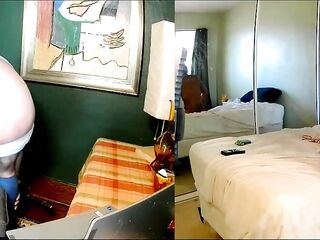 SIDE BY SIDE JERK! Livecam wank and u can watch one as well as the other sides! A lot of booty and cum!