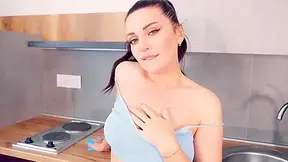 Luna Roulette - Kitchen Sex With Facial