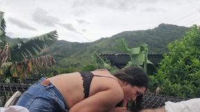 outdoor blowjob on vacation with girlfriend
