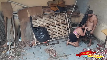 Gordinha gostosa deu o cu para o cunhado na casa abandonada