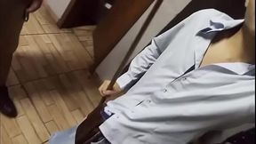 Safados jogando sinuca como veio