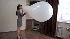 Irene B2P when the balloon is bigger than herself **4K**