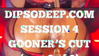 Een dikke zwarte kerel laat zijn ronde billen flink oprekken door hem solo met een dildo te beuken.